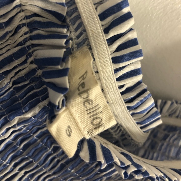 Super Cute Off Shoulder Top - Picture 3 of 4